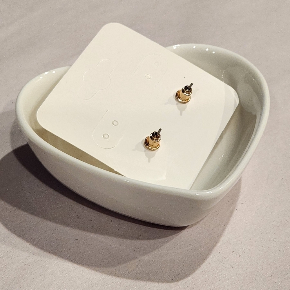 Classic Faux Pearl Cluster Stud Earrings - Picture 3 of 4